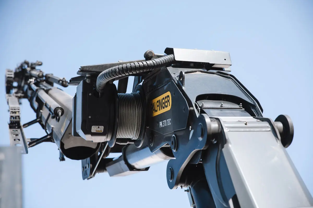 ueber-uns-galerie-arbeitsbuehne-arm