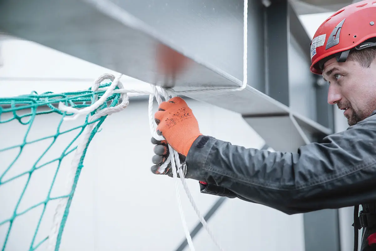 ueber-uns-galerie-befestigung-auffangnetz